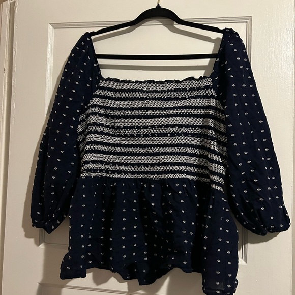 NWOT Crown & Ivy Navy Polka Dot Blouse with Striped Srunch Top Detail - Picture 1 of 11